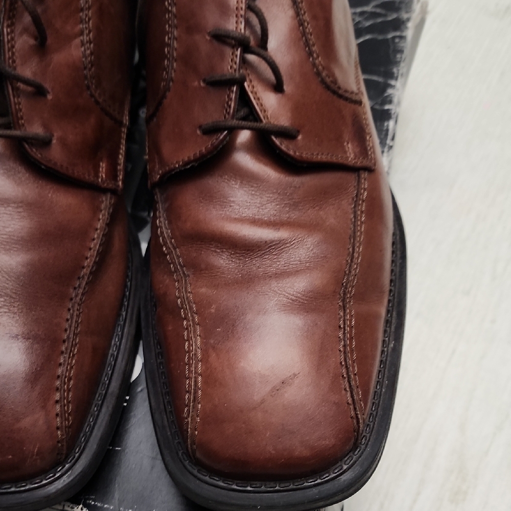 Skechers Men's Brown Leather Lace-Up Oxfords - Picture 2 of 8